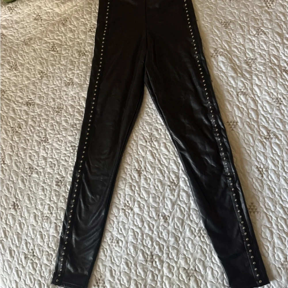 Blackmilk Star Studded HW Leggings - Picture 6 of 6